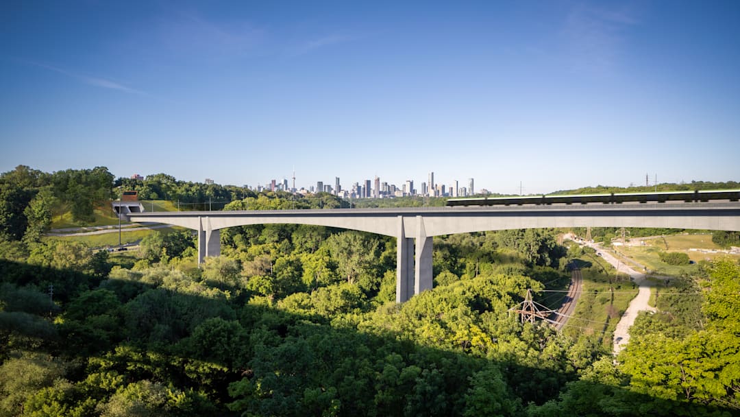 Don_Valley_Crossing_3.jpg