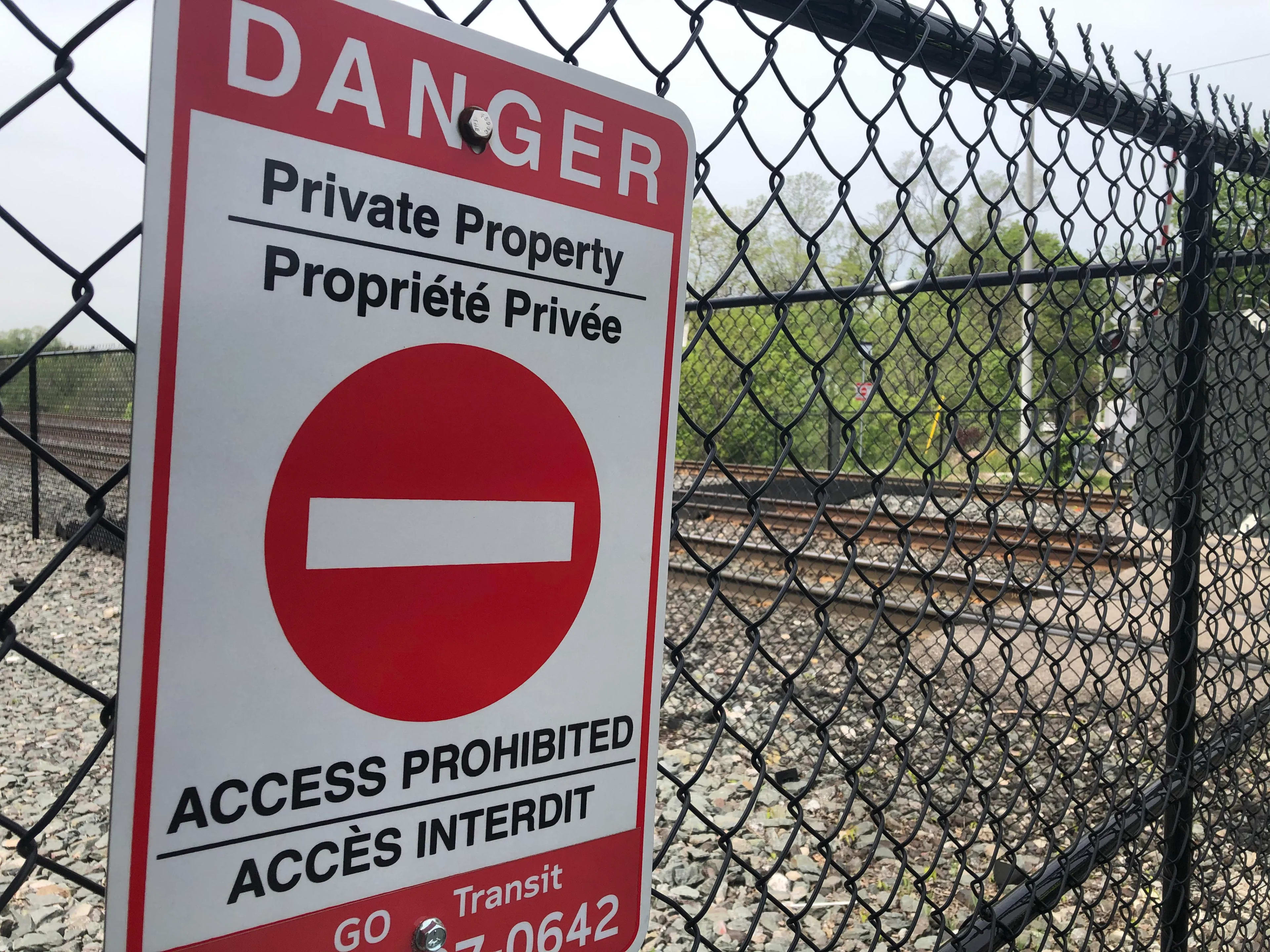 Metrolinx installs special fencing at top GTA trespassing spot