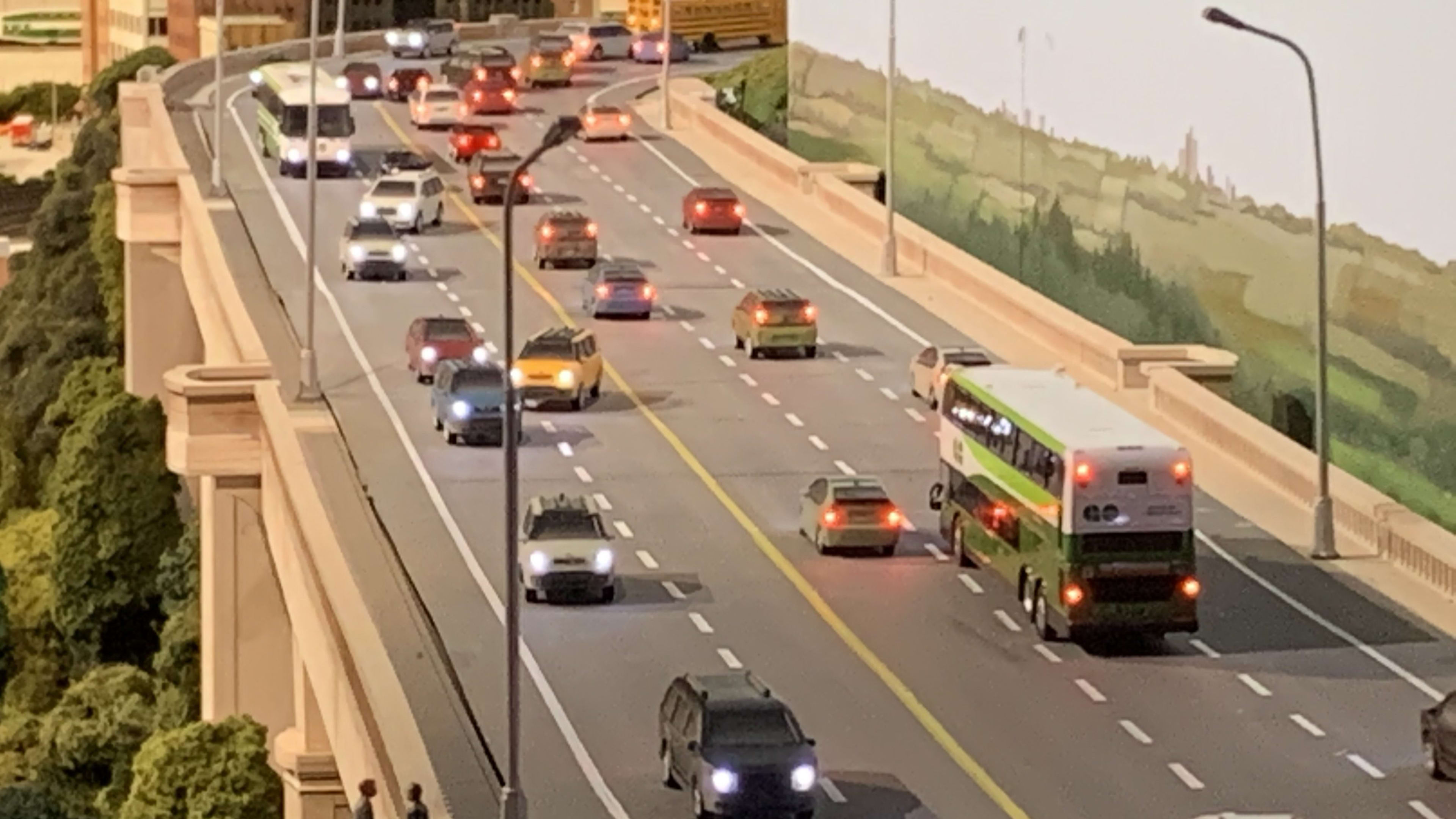 the Don Valley Parkway model with traffic at Little Canada