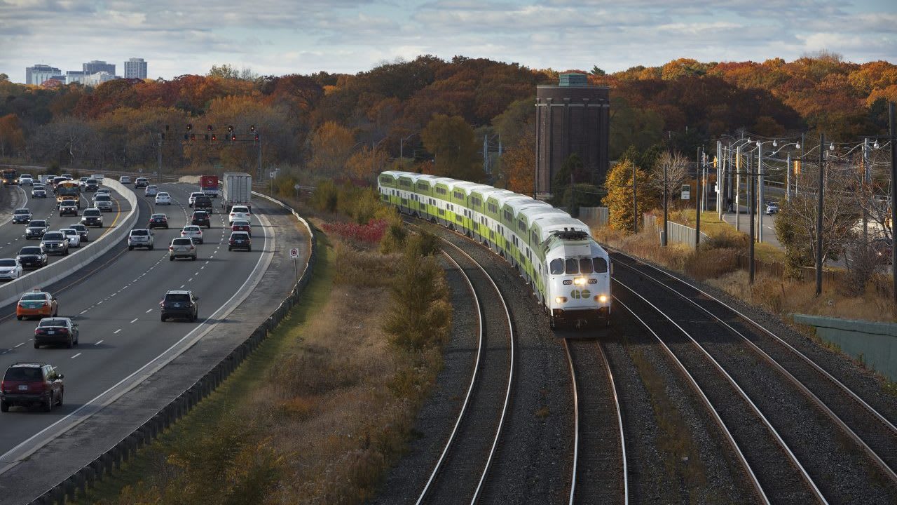 A train heads toward Union Station