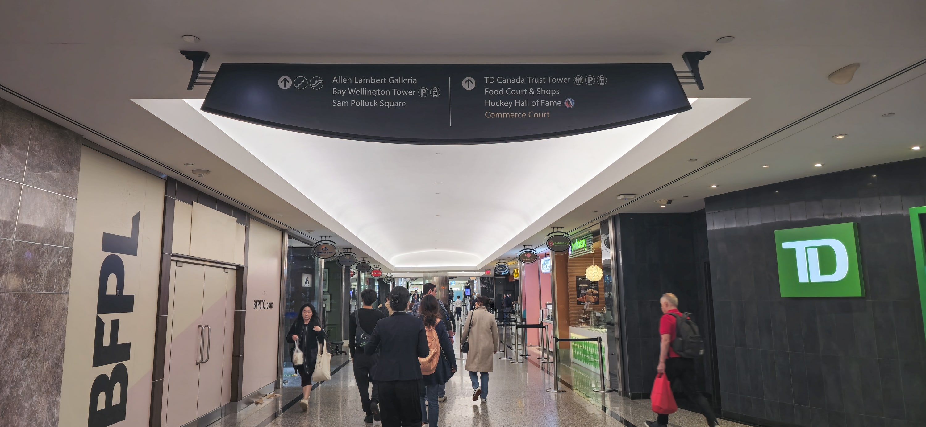 Guide to the Eaton centre from Union Station