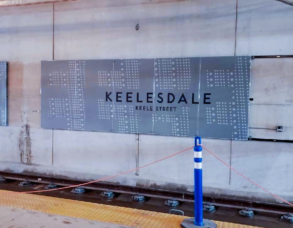 Keelesdale sign at platform.