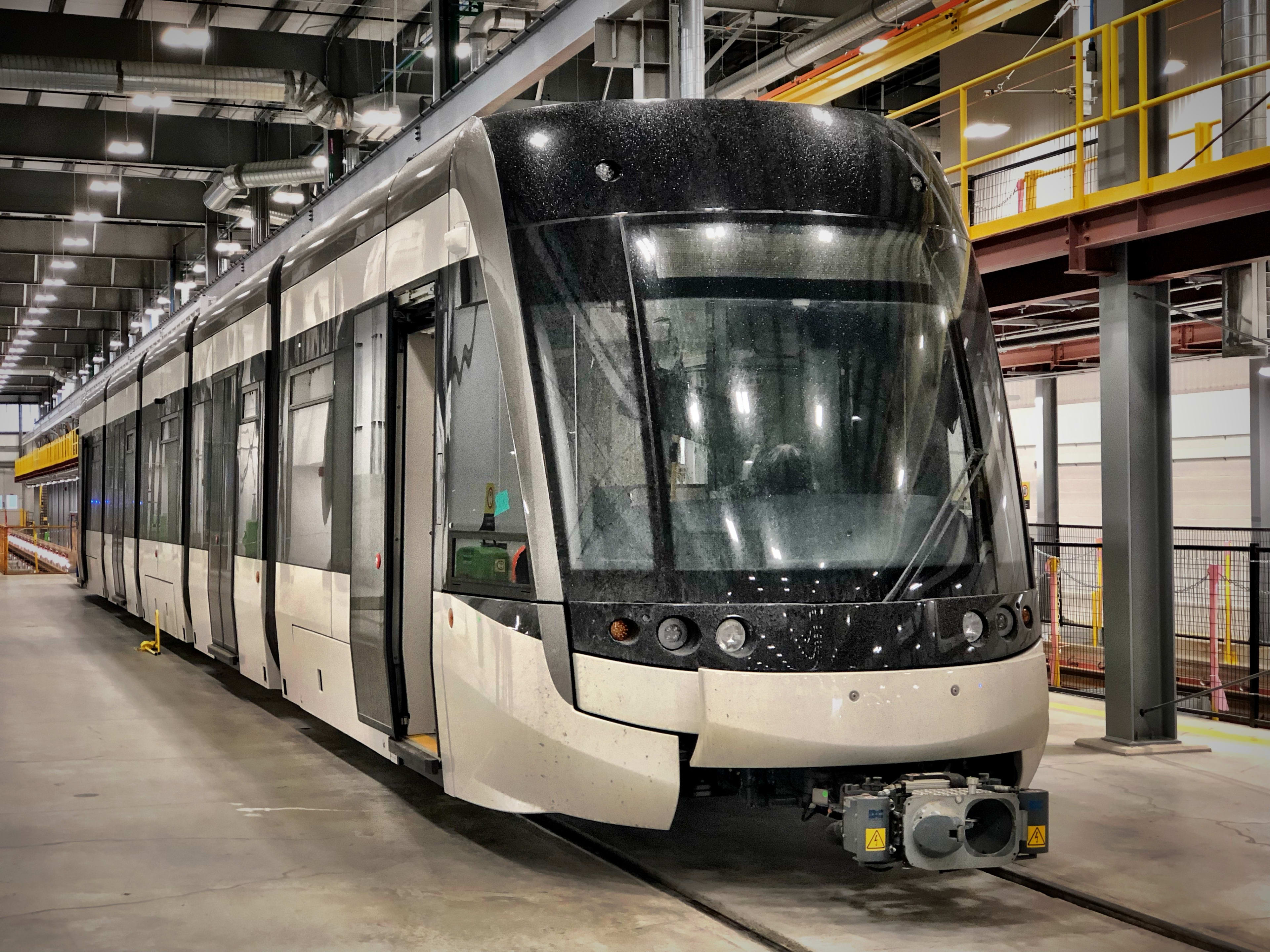 Metrolinx Crosstown LRV arrival 1