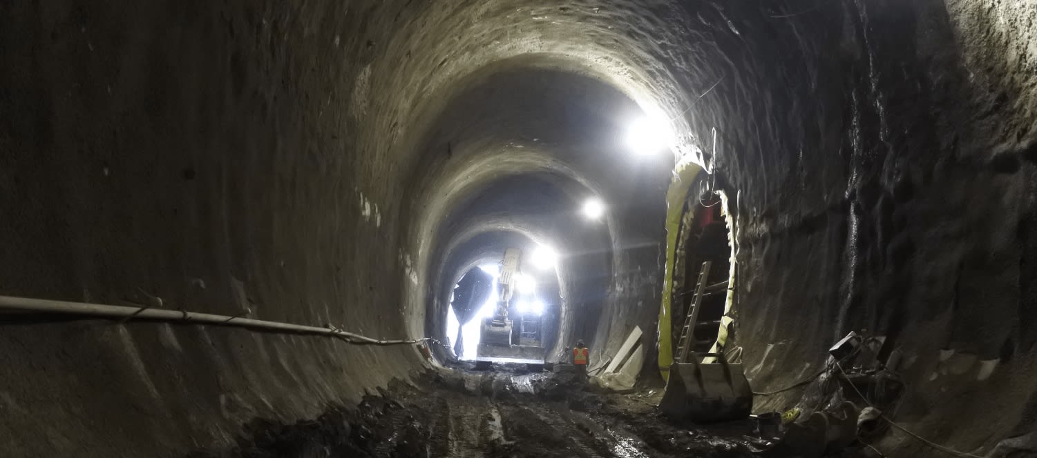 Tunnel excavator