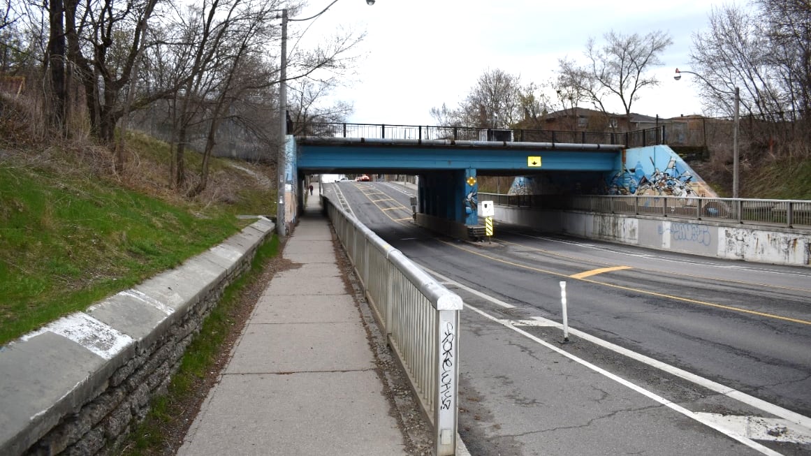 Woodbine Avenue traffic impacts for bridge construction as part of expanding GO train service