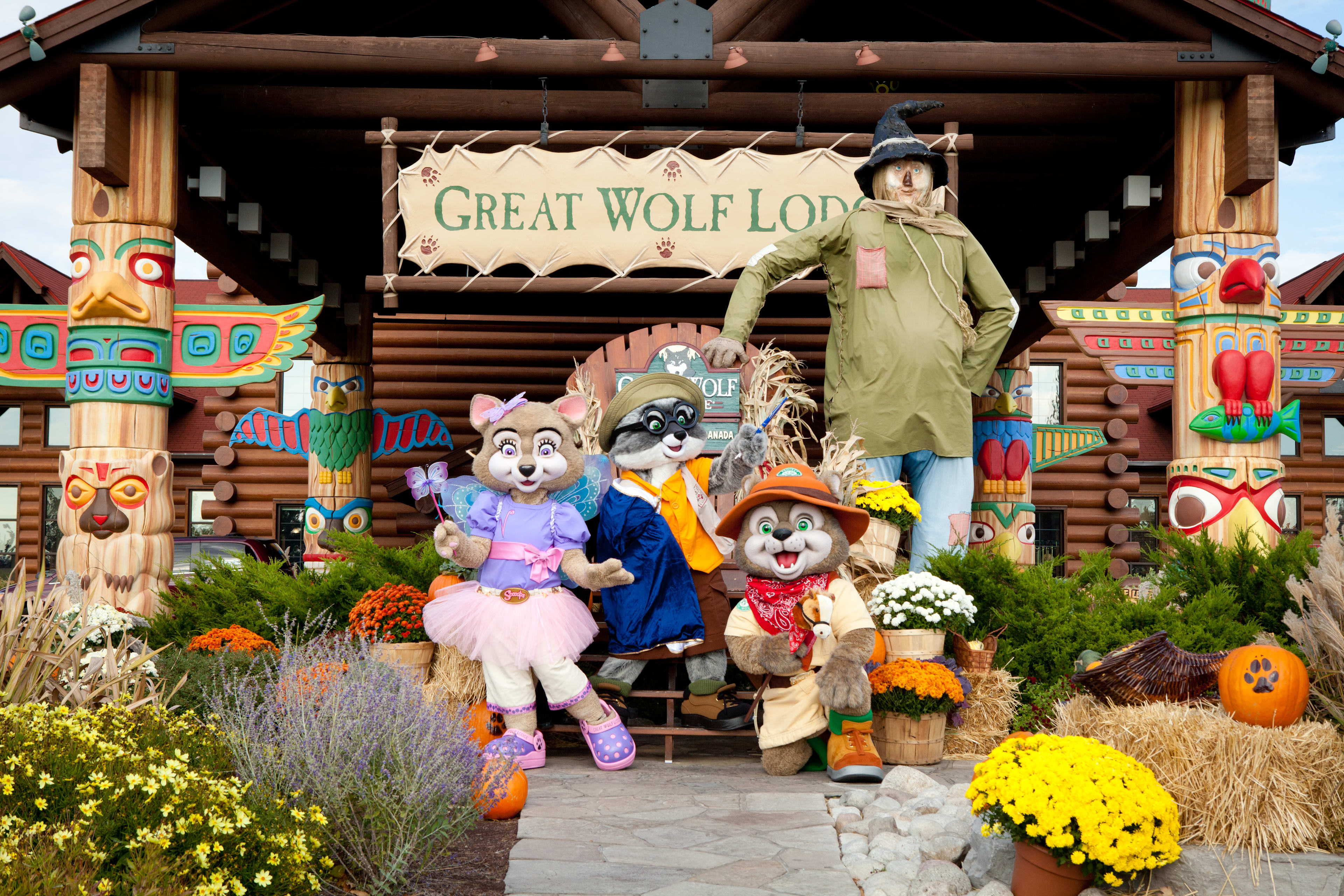 Great Wolf Lodge mascots in front of the Niagara Falls location entrance.