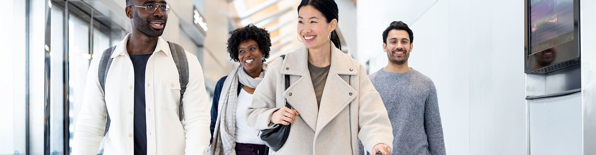 Un groupe de clients UP Express voyageant ensemble