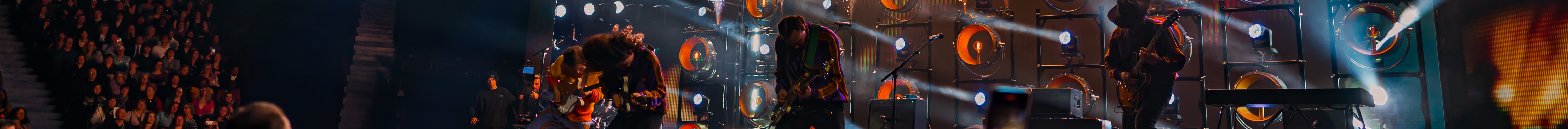 Peach Pit performing at the Junos 2025 at Rogers Arena.